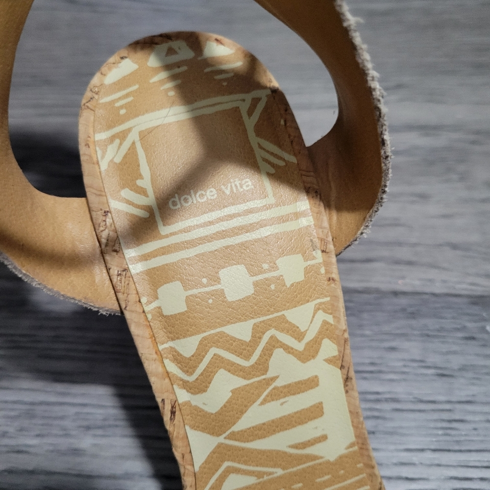 Used Dolce Vita suede sandals, size 9 - Picture 10 of 12